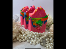 Load image into Gallery viewer, Bespoke gift box 3 Soaps