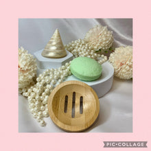 Load image into Gallery viewer, Fresh Apple Shampoo Bar