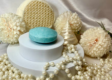 Load image into Gallery viewer, The Holiday Shampoo Bar
