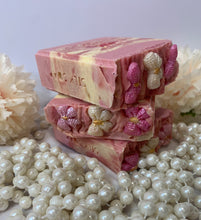 Load image into Gallery viewer, Build a box -  Soap and Candle