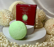 Load image into Gallery viewer, Fresh Apple Shampoo Bar