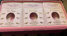 Load image into Gallery viewer, Bespoke gift box 3 Soaps