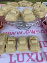 Load image into Gallery viewer, Honey, Milk & Oatmeal Soap cars with face cloth Gift Set