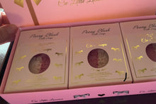 Load image into Gallery viewer, Bespoke gift box 3 Soaps