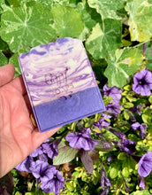 Load image into Gallery viewer, Bespoke gift box 3 Soaps