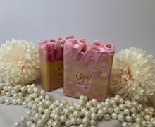 Load image into Gallery viewer, Bespoke gift box 3 Soaps