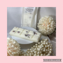 Load image into Gallery viewer, Rhubarb & Rose Wax Melts