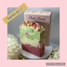 Load image into Gallery viewer, Our fabulous new scents gift box