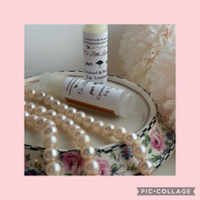 Load image into Gallery viewer, Caramel & Sea Salt Lip Balm