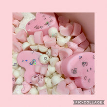 Load image into Gallery viewer, Loves Kiss - Scoopie Wax Melts