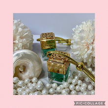Load image into Gallery viewer, Xmas Scents - Car/Wardrobe Diffuser Pack