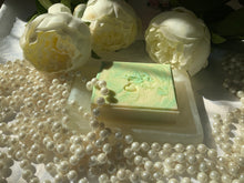 Load image into Gallery viewer, Fresh Mint Silk Soap