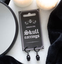 Load image into Gallery viewer, Goth style skull earrings