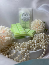 Load image into Gallery viewer, Pear &amp; freesia Wax Melts