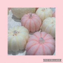 Load image into Gallery viewer, Marshmallow scented Pumpkin Wax Melts