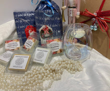 Load image into Gallery viewer, Christmas Wax Melts - Selection Box