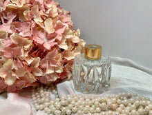 Load image into Gallery viewer, Rose Fragrance - Cut Glass Diffusers