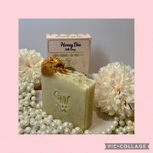 Load image into Gallery viewer, Soap And Scrubbie Gift Set